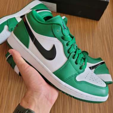 Air Jordan 1 Low Pine Green || black royal toe court purple bred banned