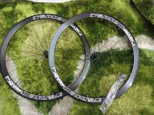 WHEELSET ROADBIKE XLR8 700C RIM BRAKE 20 24H