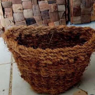 pot tempel nempel dinding sabut kelapa