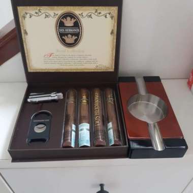 Paket Cerutu+Lighter+Cuttet
