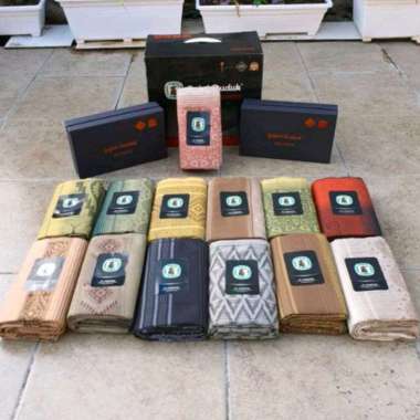 Sarung Gajah Duduk Serumpun