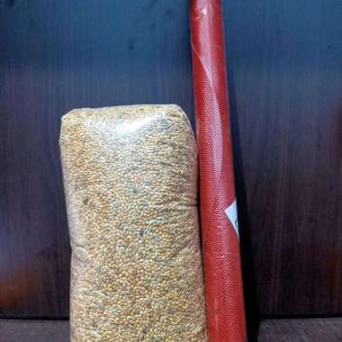 Milet Kuning Campur Kenari Seed Bonus Karpet Lovebird