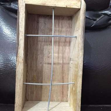 Tempat Makan Burung Model Ram Kawat