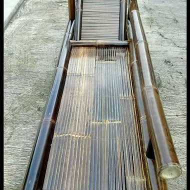 Kursi santai malas bahan bambu hitam