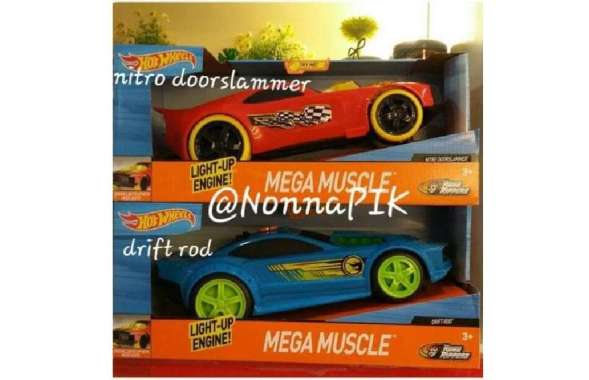 Hot Wheels Mega Muscle Light Up Engine Red Nitro