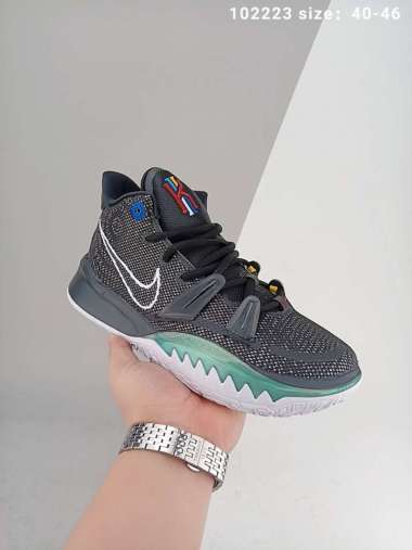 nike kyrie size 4