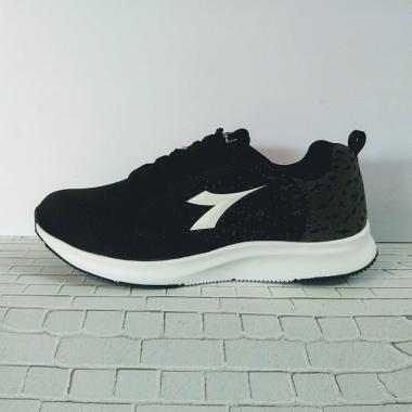 Sepatu Merk Diadora Off 60 Www Ravornvillaboutique Com