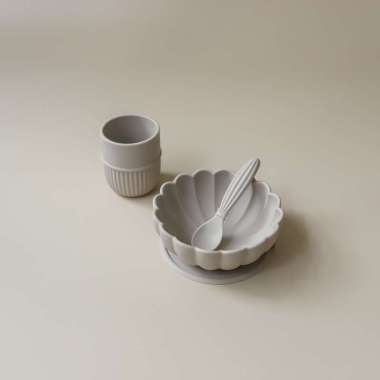 Mellow Kiku Dinnerware Set - Truffle