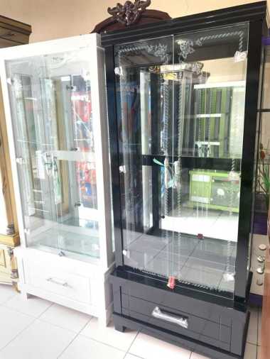 lemari pajangan minimalis bupet kaca 2 pintu