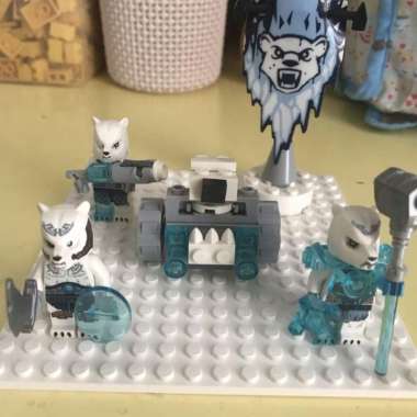 Lego Chima minifigure set, lego superheroes avengers
