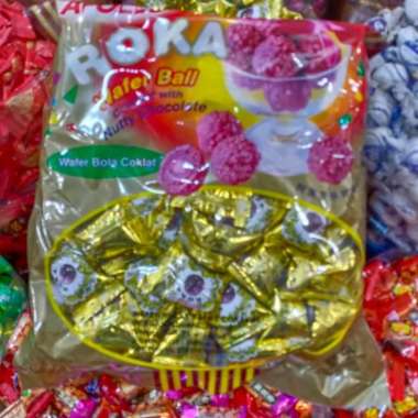Roka Roka bola wafer