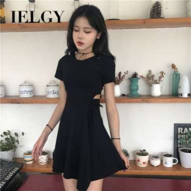 black short sleeve dress