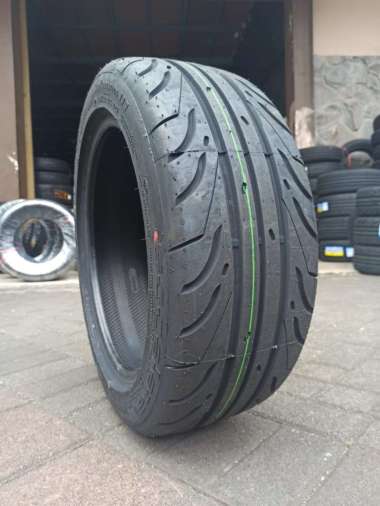Ban Mobil Accelera 651 TW200 Semi Slick 195/50 R16