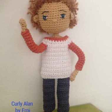 Curly Alan Boneka Amigurumi