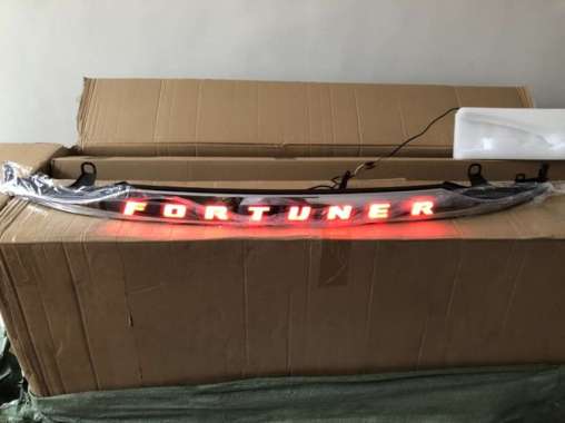 Variasi list belakang Trunk Lid Fortuner VRZ 2016 + LED