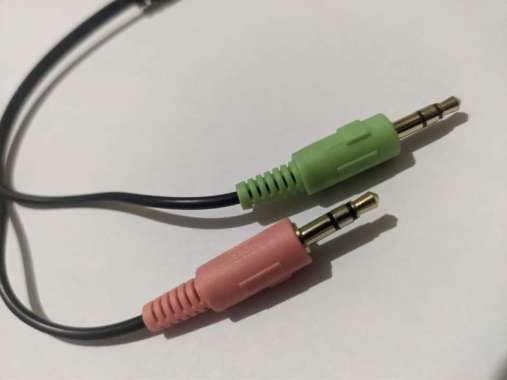 dbE FM50 Cable Audio Splitter 2 Male Audio Mic to 1 Female