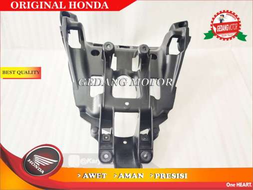 COVER DUDUKAN LAMPU BELAKANG VERZA ORIGINAL AHM