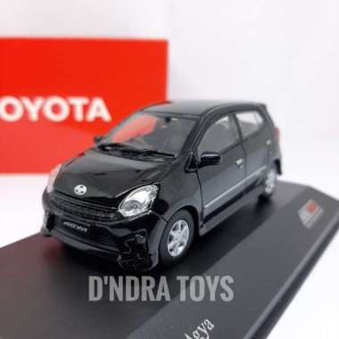 Diecast Toyota Agya-Hitam Miniatur Mobil Toyota Agya 1:43 Auto 2000