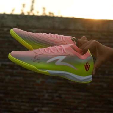 specs accelator lightspeed II IN V8 pastel pink SE vennard original sepatu futsal legend series 42