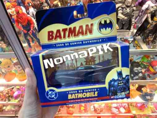 DIECAST 1/43 CORGI 2000 DC COMICS BATMOBILE