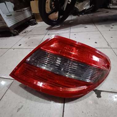 stoplamp lampu belakang mercedes benz w204 kanan