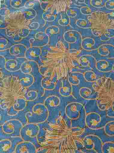 Kain Batik Motif Daun Warna Biru Merk Dewi Windradi Permeter