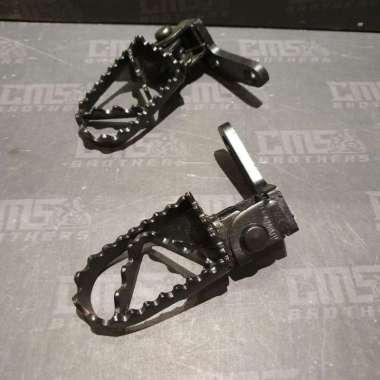 Footstep Cross + Pangkon Hutech KLX150 Hitam