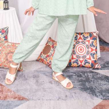 Jogger/ Celana panjang anak brokat Hijau/ Rodeo Junior Girl Nature Vibe 10-11 tahun