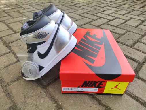 Jual Air Jordan 1 High Silver Toe Terbaik Mei 2022 - Harga Murah \u0026 Gratis  Ongkir - Blibli