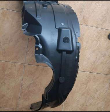 Liner Fender Depan Calya - Sigra All Type Original depan kiri