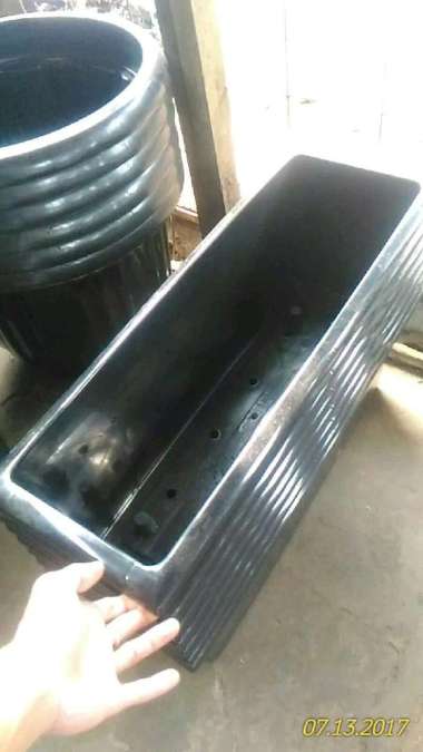 Pot Panjang 60 x 20 x 20 untuk tanaman hias