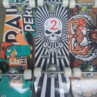 skateboard dewasa ampelas maple ukuran xl 100 % ORIGINAL Multicolor