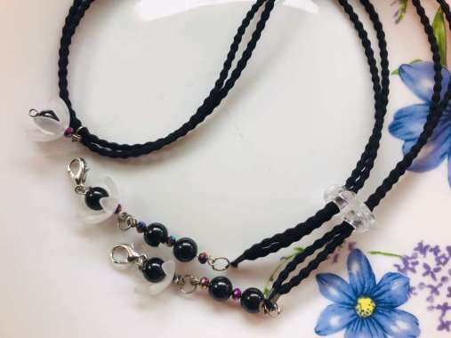 Strap Pengait Masker Hijab 2in1 Kelopak Bunga Mutiara Shell Kristal Mutiara Hitam