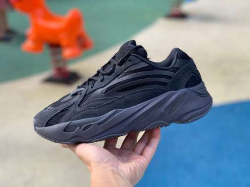 yeezy boost 700 b2