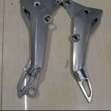 dudukan footstep belakang smash new