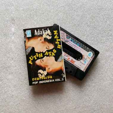 kaset pita pop Indonesia DEWI PUSPA adakah putih diatas hitam