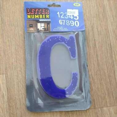 GM label acrylic huruf C uk 10cm