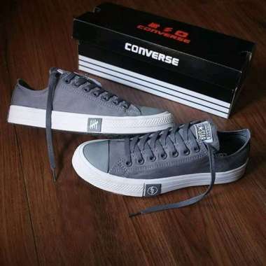 Sepatu Converse Pria Original Harga Terbaru Oktober 2020 Blibli Com