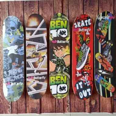 skateboard kecilsedangbesar/skateboard anakremaja dewasa - L 100 % ORIGINAL Multicolor