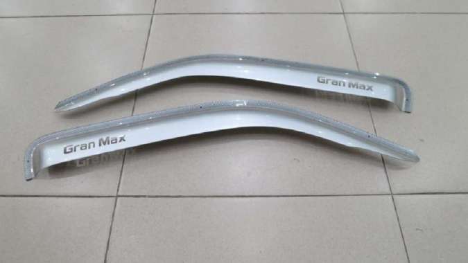 TALANG AIR DAIHATSU GRAN MAX PICK UP HITAM - SILVER