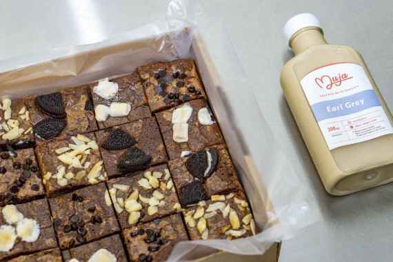 Muja Bakes Brownies - Birthday Ulang Tahun Kue Ultah Coklat Valentine Chocochip