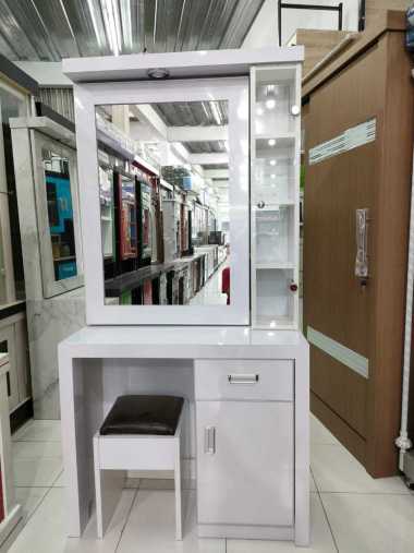 Meja rias minimalis HPL Meja rias modern khusus cileungsi jonggol cibubur citeureup cibinong
