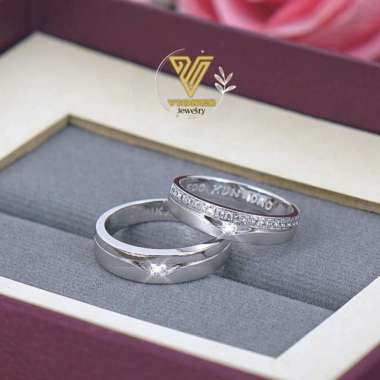 Cincin tunangan emas putih elegan