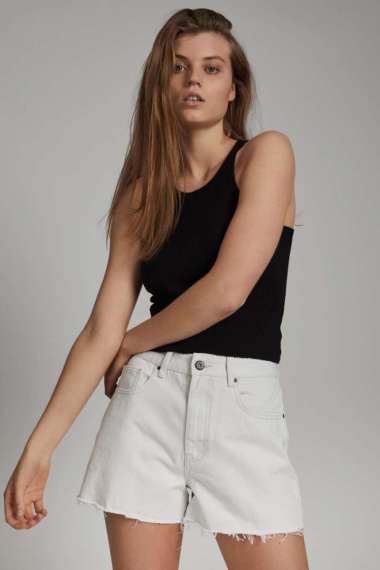 Harga Jeans Mom Short Terbaru Juni 2022 
