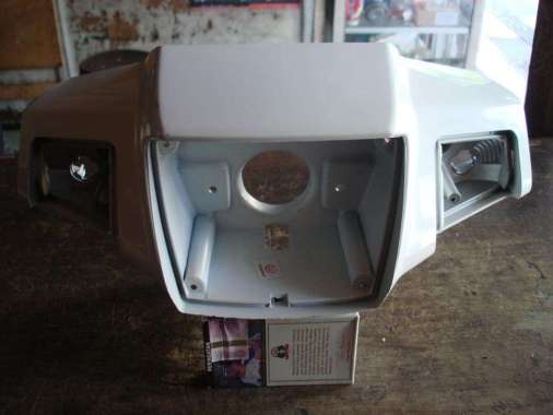 Batok Lampu Depan Suzuki Crystal Original Suzuki White