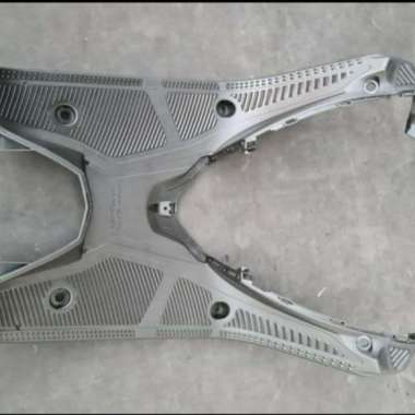 FOOTREST BORDES ALAS PIJAKAN KAKI YAMAHA GEAR 125 ORI B3W-F7481-00