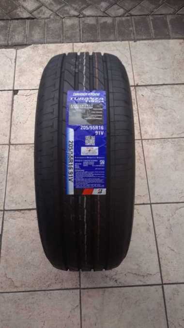 Ban Mobil Altis, Stargazer - Bridgestone Turanza T005A 205/55 R16