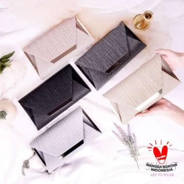 Slight Clutch Tas Pesta Square Silver