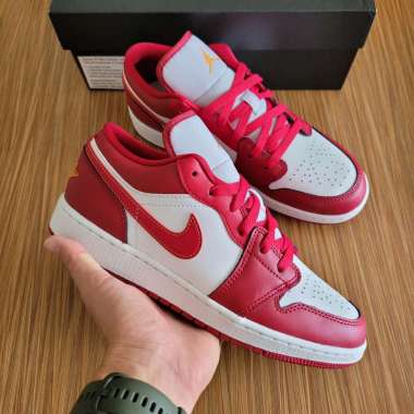 jordan red low