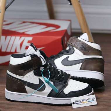 Nike Air Jordan 1 Retro High Original Terbaru Juni 2022 | Blibli